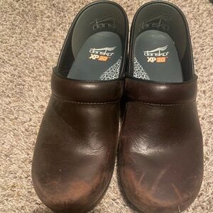 Dansko XP 2.0 Clogs